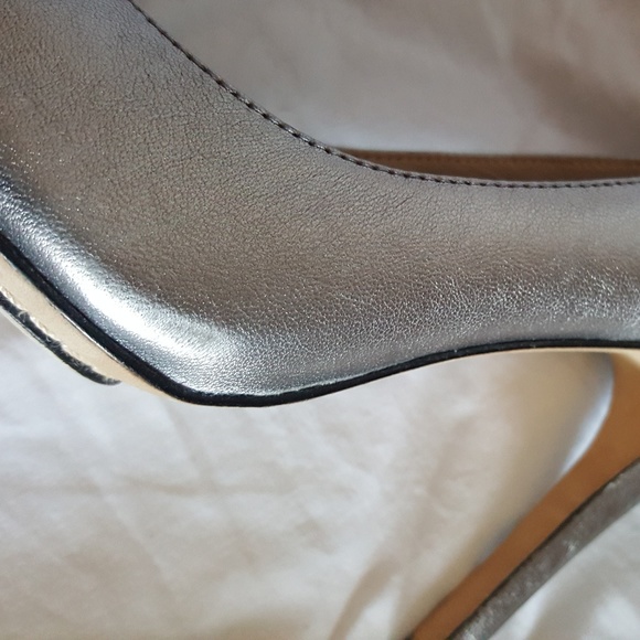 NEW MK silver leather peep toe pumps - Picture 7 of 9
